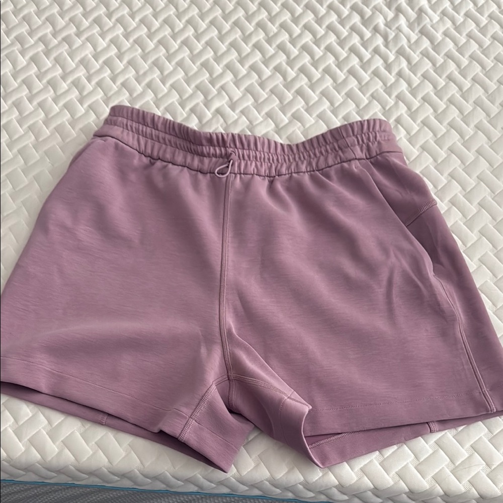 Lululemon Athletica Pink Athletic Shorts Relaxed Fit soft stream fabric size 8